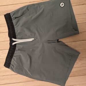 Sage Green Vuori Kore Athletic Shorts 7" Small